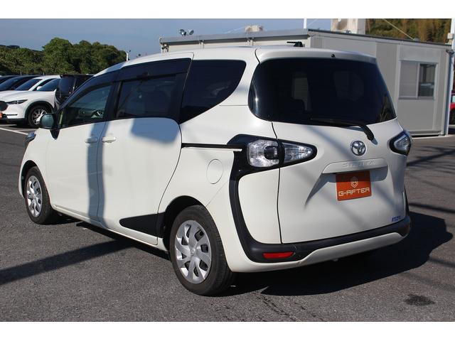 シエンタ Ｘ　禁煙車　７人乗り　純正ナビ　フルセグＴＶ　バックカメラ　電動スライドドア　ＥＴＣ　電動格納ミラー（12枚目）