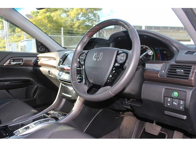 アコードハイブリッド ＥＸ　純正ナビ　禁煙車　フルセグＴＶ　バックカメラ　ＬＥＤヘッドライト　ＥＴＣ　ホンダセンシング　パワーシート　シートヒーター　スマートキー　プッシュスタート　レーンアシスト　Ｂｌｕｅｔｏｏｔｈ接続（33枚目）