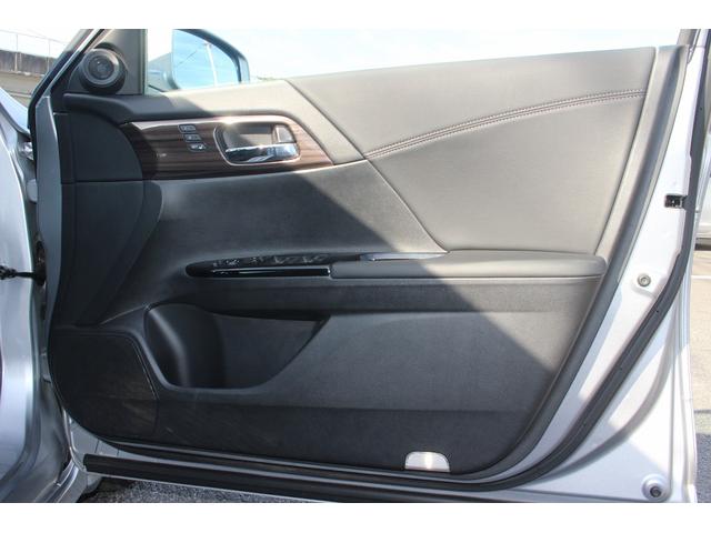 アコードハイブリッド ＥＸ　純正ナビ　禁煙車　フルセグＴＶ　バックカメラ　ＬＥＤヘッドライト　ＥＴＣ　ホンダセンシング　パワーシート　シートヒーター　スマートキー　プッシュスタート　レーンアシスト　Ｂｌｕｅｔｏｏｔｈ接続（36枚目）