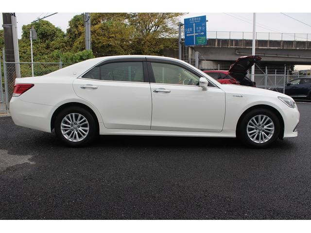 クラウンハイブリッド ロイヤルサルーン 純正ナビ フルセグTV 禁煙車 バックカメラ ETC LEDヘッドライト パワーシート シートヒーター スマートキー プッシュスタート 電動格納ミラー Bluetooth接続(11枚目)