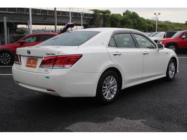 クラウンハイブリッド ロイヤルサルーン 純正ナビ フルセグTV 禁煙車 バックカメラ ETC LEDヘッドライト パワーシート シートヒーター スマートキー プッシュスタート 電動格納ミラー Bluetooth接続(12枚目)