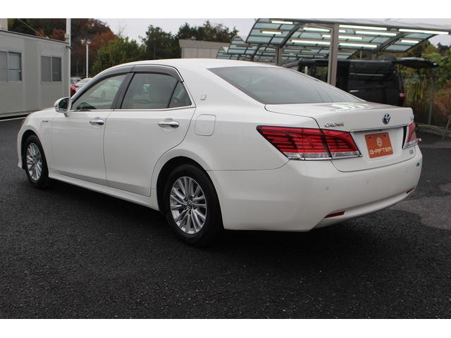 クラウンハイブリッド ロイヤルサルーン 純正ナビ フルセグTV 禁煙車 バックカメラ ETC LEDヘッドライト パワーシート シートヒーター スマートキー プッシュスタート 電動格納ミラー Bluetooth接続(14枚目)