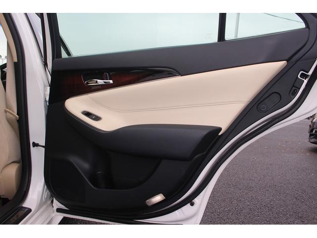 クラウンハイブリッド ロイヤルサルーン 純正ナビ フルセグTV 禁煙車 バックカメラ ETC LEDヘッドライト パワーシート シートヒーター スマートキー プッシュスタート 電動格納ミラー Bluetooth接続(40枚目)