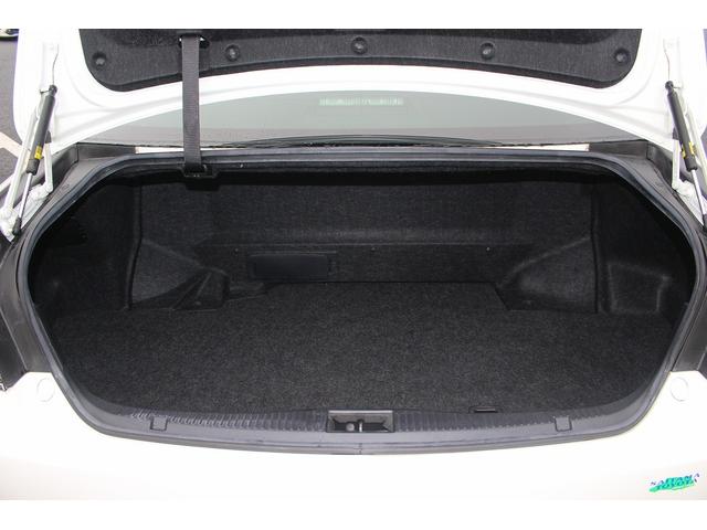 クラウンハイブリッド ロイヤルサルーン 純正ナビ フルセグTV 禁煙車 バックカメラ ETC LEDヘッドライト パワーシート シートヒーター スマートキー プッシュスタート 電動格納ミラー Bluetooth接続(41枚目)