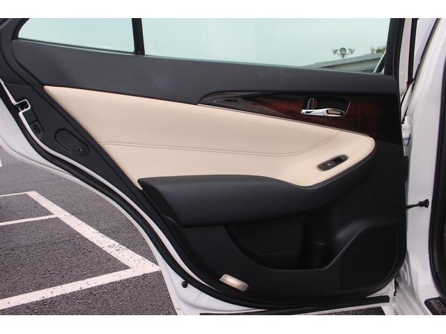 クラウンハイブリッド ロイヤルサルーン 純正ナビ フルセグTV 禁煙車 バックカメラ ETC LEDヘッドライト パワーシート シートヒーター スマートキー プッシュスタート 電動格納ミラー Bluetooth接続(45枚目)