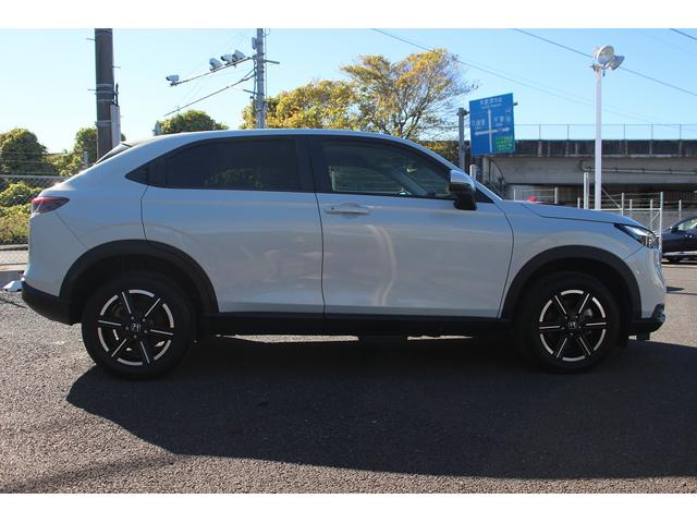 ヴェゼル ｅ：ＨＥＶ　Ｘ　ｃａｒｏｚｚｅｒｉａナビ　禁煙車　ホンダセンシング　ＬＥＤヘッドライト　ＥＴＣ　純正１６ＡＷ　ＵＳＢソケット　クリアランスソナー　ブレーキホールド　プッシュスタート（10枚目）