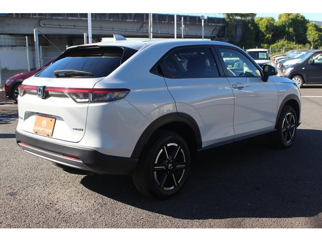 ヴェゼル ｅ：ＨＥＶ　Ｘ　ｃａｒｏｚｚｅｒｉａナビ　禁煙車　ホンダセンシング　ＬＥＤヘッドライト　ＥＴＣ　純正１６ＡＷ　ＵＳＢソケット　クリアランスソナー　ブレーキホールド　プッシュスタート（11枚目）