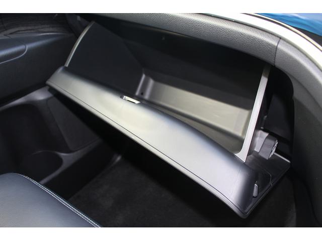 オデッセイハイブリッド ハイブリッドアブソルート・ＥＸホンダセンシング　禁煙車　後席モニター　純正９型ナビ　フルセグテレビ　バックカメラ　黒革シート　両側電動スライドドア（70枚目）