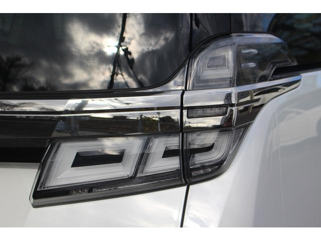 ヴェルファイア ２．５Ｚ　後期型　禁煙車　９型ディスプレイオーディオ　後席フリップダウンモニター　フルセグＴＶ　サンルーフ　バックカメラ　７人乗り　ＥＴＣ　衝突軽減ブレーキ　Ｂｌｕｅｔｏｏｔｈ接続　純正１８インチアルミホイール（14枚目）