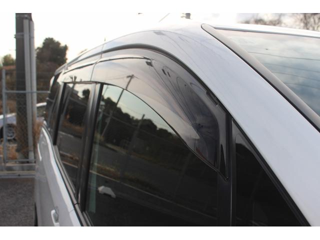 ヴォクシー ハイブリッドＶ　後期型　禁煙車　フリップダウンモニター　アルパインナビ　両側電動スライドドア　フルセグＴＶ　バックカメラ　　温熱シート　ＬＥＤヘッドライト　ＥＴＣ　クルーズコントロール　プッシュスタート（23枚目）