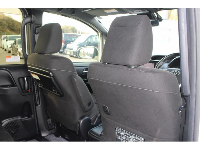 ヴォクシー ハイブリッドＶ　後期型　禁煙車　フリップダウンモニター　アルパインナビ　両側電動スライドドア　フルセグＴＶ　バックカメラ　　温熱シート　ＬＥＤヘッドライト　ＥＴＣ　クルーズコントロール　プッシュスタート（36枚目）