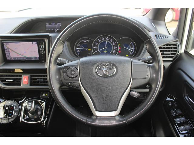 ヴォクシー ハイブリッドＶ　後期型　禁煙車　フリップダウンモニター　アルパインナビ　両側電動スライドドア　フルセグＴＶ　バックカメラ　　温熱シート　ＬＥＤヘッドライト　ＥＴＣ　クルーズコントロール　プッシュスタート（59枚目）