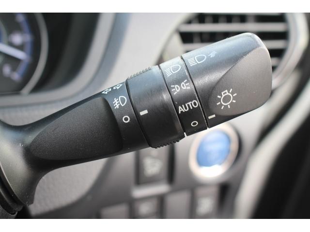 ヴォクシー ハイブリッドＶ　後期型　禁煙車　フリップダウンモニター　アルパインナビ　両側電動スライドドア　フルセグＴＶ　バックカメラ　　温熱シート　ＬＥＤヘッドライト　ＥＴＣ　クルーズコントロール　プッシュスタート（65枚目）