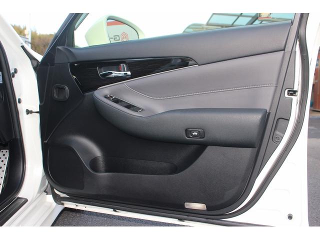 クラウンハイブリッド アスリートＳ　Ｊ－フロンティアリミテッド　禁煙車　純正ナビ　フルセグテレビ　サイドバックカメラ　ＥＴＣ　レーダークルコン　ＬＥＤヘッドライト　黒半革シート　プッシュスタート　スマートキー　クリアランスソナー（33枚目）