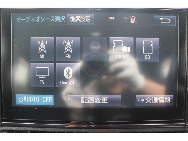 ヴォクシー ＺＳ　煌　禁煙車　純正１０インチナビ　フルセグテレビ　純正１１型後席モニター　バックカメラ　両側電動スライドドア　ＥＴＣ　シートヒーター　スマートキー　プッシュスタート（3枚目）