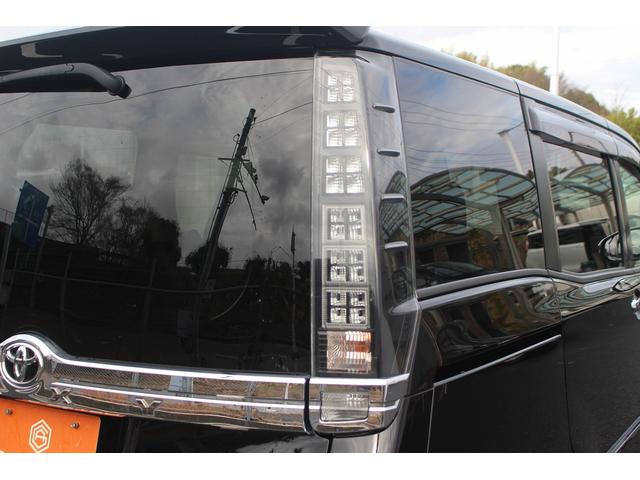 ヴォクシー ＺＳ　煌　禁煙車　純正１０インチナビ　フルセグテレビ　純正１１型後席モニター　バックカメラ　両側電動スライドドア　ＥＴＣ　シートヒーター　スマートキー　プッシュスタート（20枚目）