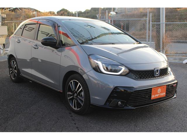 フィット ｅ：ＨＥＶ　ＲＳ　後期型　禁煙車　純正９型ナビ　フルセグＴＶ　バックカメラ　ハーフレザーシート　ＬＥＤヘッドライト　レーダークルーズコントロール　純正１６インチホイール　ＥＴＣ　衝突軽減ブレーキ　Ｂｌｕｅｔｏｏｔｈ接続（9枚目）