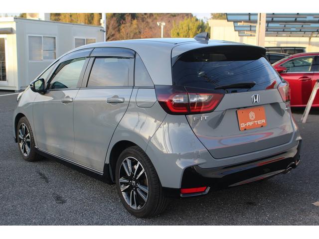 フィット ｅ：ＨＥＶ　ＲＳ　後期型　禁煙車　純正９型ナビ　フルセグＴＶ　バックカメラ　ハーフレザーシート　ＬＥＤヘッドライト　レーダークルーズコントロール　純正１６インチホイール　ＥＴＣ　衝突軽減ブレーキ　Ｂｌｕｅｔｏｏｔｈ接続（13枚目）