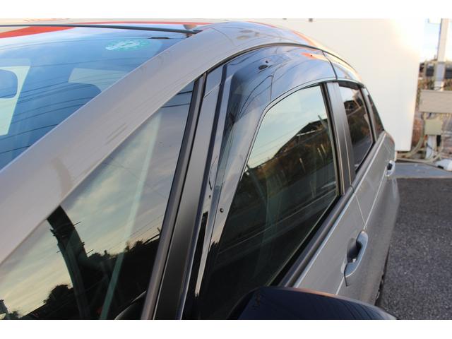 フィット ｅ：ＨＥＶ　ＲＳ　後期型　禁煙車　純正９型ナビ　フルセグＴＶ　バックカメラ　ハーフレザーシート　ＬＥＤヘッドライト　レーダークルーズコントロール　純正１６インチホイール　ＥＴＣ　衝突軽減ブレーキ　Ｂｌｕｅｔｏｏｔｈ接続（25枚目）