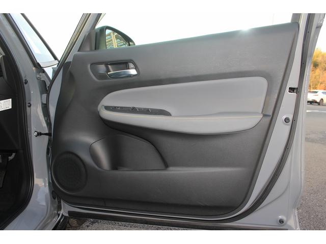 フィット ｅ：ＨＥＶ　ＲＳ　後期型　禁煙車　純正９型ナビ　フルセグＴＶ　バックカメラ　ハーフレザーシート　ＬＥＤヘッドライト　レーダークルーズコントロール　純正１６インチホイール　ＥＴＣ　衝突軽減ブレーキ　Ｂｌｕｅｔｏｏｔｈ接続（35枚目）