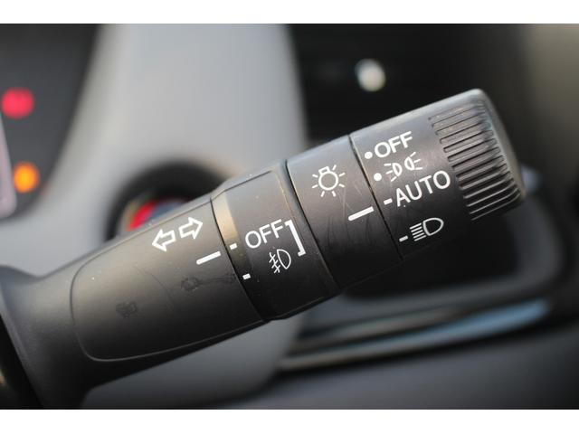 フィット ｅ：ＨＥＶ　ＲＳ　後期型　禁煙車　純正９型ナビ　フルセグＴＶ　バックカメラ　ハーフレザーシート　ＬＥＤヘッドライト　レーダークルーズコントロール　純正１６インチホイール　ＥＴＣ　衝突軽減ブレーキ　Ｂｌｕｅｔｏｏｔｈ接続（56枚目）