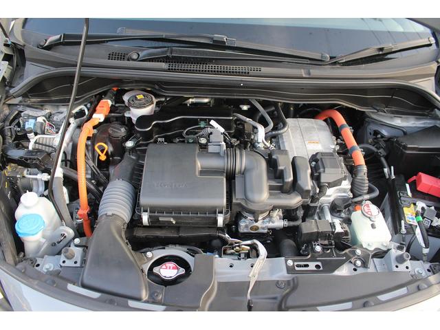 フィット ｅ：ＨＥＶ　ＲＳ　後期型　禁煙車　純正９型ナビ　フルセグＴＶ　バックカメラ　ハーフレザーシート　ＬＥＤヘッドライト　レーダークルーズコントロール　純正１６インチホイール　ＥＴＣ　衝突軽減ブレーキ　Ｂｌｕｅｔｏｏｔｈ接続（68枚目）