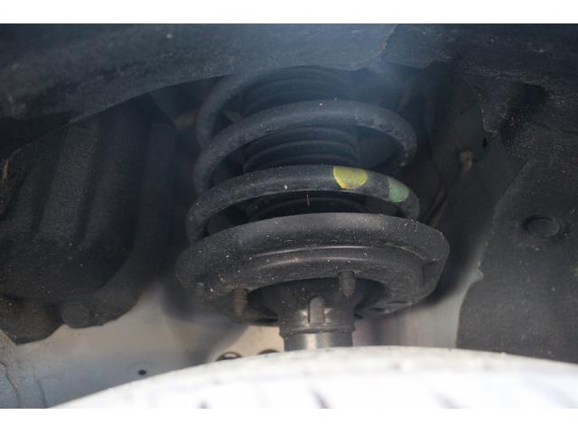 フィット ｅ：ＨＥＶ　ＲＳ　後期型　禁煙車　純正９型ナビ　フルセグＴＶ　バックカメラ　ハーフレザーシート　ＬＥＤヘッドライト　レーダークルーズコントロール　純正１６インチホイール　ＥＴＣ　衝突軽減ブレーキ　Ｂｌｕｅｔｏｏｔｈ接続（69枚目）