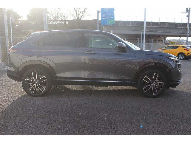 ヴェゼル ｅ：ＨＥＶ　Ｚ　ホンダコネクトディスプレイ　禁煙車　３６０度カメラ　フルセグＴＶ　　ホンダセンシング　ＬＥＤヘッドライト　ＥＴＣ２．０　電動リアゲート　パーキングソナー　シートヒーター　Ｂｌｕｅｔｏｏｔｈ接続（10枚目）