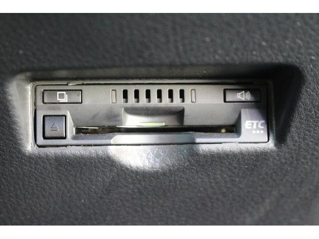 Ｃ－ＨＲ Ｇ　トヨタセーフティセンスＰ　禁煙車　純正９型ナビ　フルセグＴＶ　バックカメラ　ブラインドスポットモニター　ＬＥＤヘッドライト　　快適温熱シート　ＥＴＣ　１８インチ５本Ｙ字スポークアルミ　ハーフレザー（5枚目）