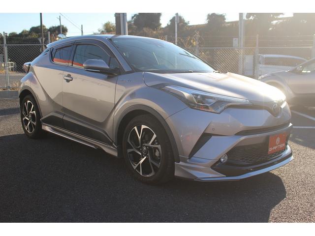 Ｃ－ＨＲ Ｇ　トヨタセーフティセンスＰ　禁煙車　純正９型ナビ　フルセグＴＶ　バックカメラ　ブラインドスポットモニター　ＬＥＤヘッドライト　　快適温熱シート　ＥＴＣ　１８インチ５本Ｙ字スポークアルミ　ハーフレザー（9枚目）