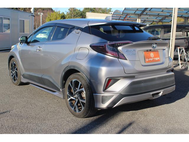 Ｃ－ＨＲ Ｇ　トヨタセーフティセンスＰ　禁煙車　純正９型ナビ　フルセグＴＶ　バックカメラ　ブラインドスポットモニター　ＬＥＤヘッドライト　　快適温熱シート　ＥＴＣ　１８インチ５本Ｙ字スポークアルミ　ハーフレザー（13枚目）