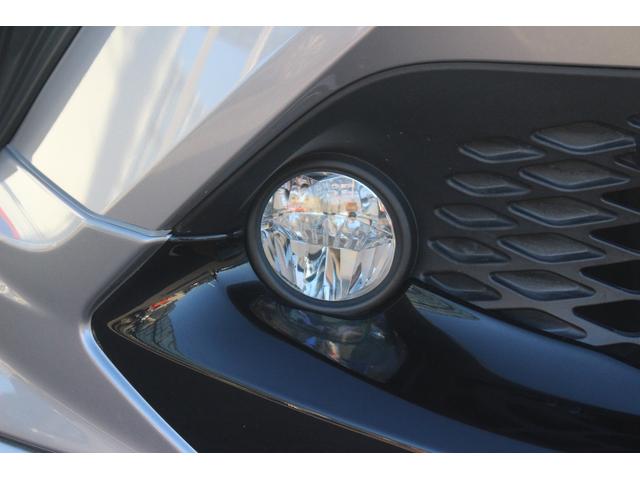 Ｃ－ＨＲ Ｇ　トヨタセーフティセンスＰ　禁煙車　純正９型ナビ　フルセグＴＶ　バックカメラ　ブラインドスポットモニター　ＬＥＤヘッドライト　　快適温熱シート　ＥＴＣ　１８インチ５本Ｙ字スポークアルミ　ハーフレザー（17枚目）