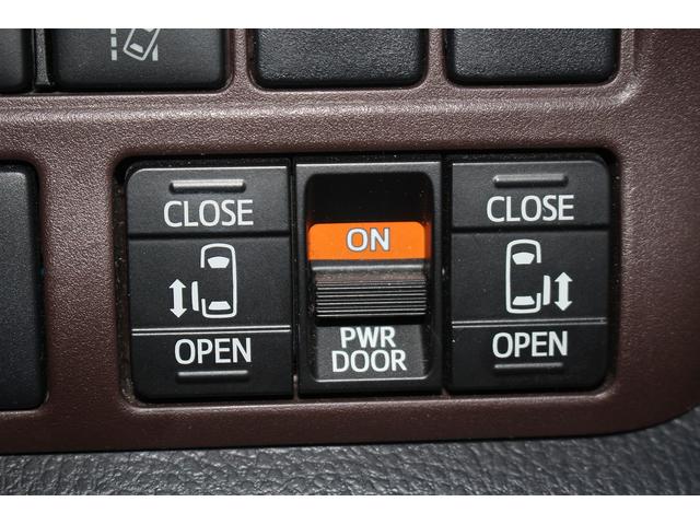 エスクァイア Ｇｉ　プレミアムパッケージ　ブラックテーラード　後期型　トヨタセーフティセンス　禁煙車　アルバイン１１型ナビ　フルセグＴＶ　アルバインフリップダウンモニター　両側電動スライドドア　ＬＥＤヘッドライト　ＥＴＣ　スマートキー　Ｂｌｕｅｔｏｏｔｈ接続（5枚目）