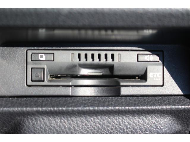 ヴォクシー ＺＳ　煌　後期型　禁煙車　純正１０インチナビ　フリップダウンモニター　フルセグテレビ　両側電動スライドドア　バックカメラ　ＥＴＣ　クルーズコントロール　スマートキー　プッシュスタート（7枚目）