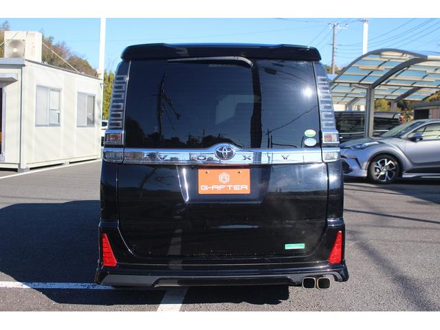 ヴォクシー ＺＳ　煌　後期型　禁煙車　純正１０インチナビ　フリップダウンモニター　フルセグテレビ　両側電動スライドドア　バックカメラ　ＥＴＣ　クルーズコントロール　スマートキー　プッシュスタート（12枚目）