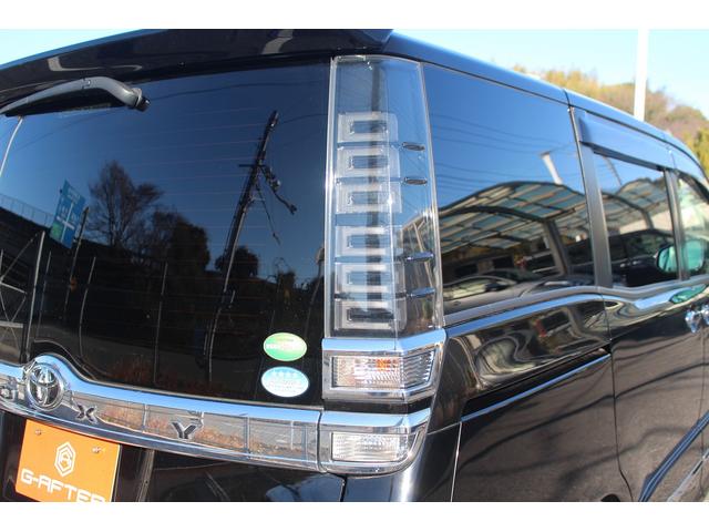 ヴォクシー ＺＳ　煌　後期型　禁煙車　純正１０インチナビ　フリップダウンモニター　フルセグテレビ　両側電動スライドドア　バックカメラ　ＥＴＣ　クルーズコントロール　スマートキー　プッシュスタート（20枚目）