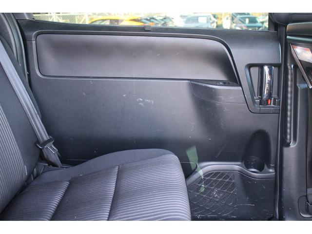 ヴォクシー ＺＳ　煌　後期型　禁煙車　純正１０インチナビ　フリップダウンモニター　フルセグテレビ　両側電動スライドドア　バックカメラ　ＥＴＣ　クルーズコントロール　スマートキー　プッシュスタート（41枚目）