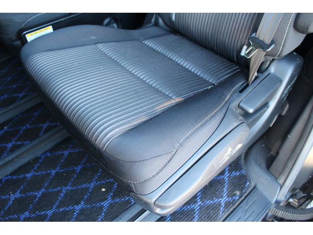 ヴォクシー ＺＳ　煌　後期型　禁煙車　純正１０インチナビ　フリップダウンモニター　フルセグテレビ　両側電動スライドドア　バックカメラ　ＥＴＣ　クルーズコントロール　スマートキー　プッシュスタート（46枚目）