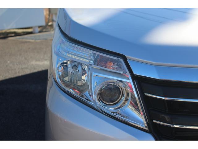 ノア ハイブリッドＸ　禁煙車　社外ナビ　電動スライドドア　ＥＴＣ　スマートキー　プッシュスタート　純正１５アルミホイール　電動格納身　Ｂｌｕｅｔｏｏｔｈ接続（15枚目）