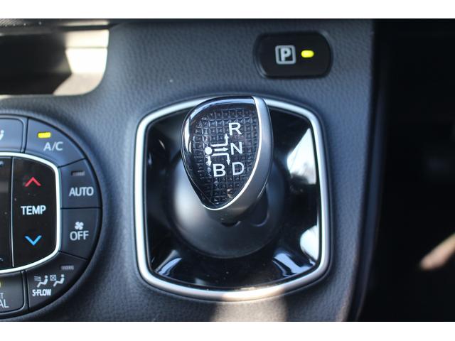 ノア ハイブリッドＸ　禁煙車　社外ナビ　電動スライドドア　ＥＴＣ　スマートキー　プッシュスタート　純正１５アルミホイール　電動格納身　Ｂｌｕｅｔｏｏｔｈ接続（65枚目）