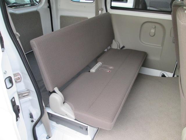 エブリイ ＰＣ　６型　禁煙元試乗車　ＬＥＤヘッドランプ　ＬＥＤライト　衝突被害軽減ブレーキ　後部パーキングセンサー　運転席シートヒーター　フロントパワーウィンドー　キーレスエントリー　ＵＳＢ電源　フルホイールキャップ　オーディオレス　天井収納　禁煙車（14枚目）