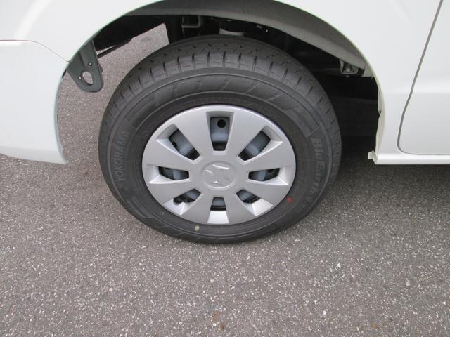 エブリイ ＰＣ　６型　禁煙元試乗車　ＬＥＤヘッドランプ　ＬＥＤライト　衝突被害軽減ブレーキ　後部パーキングセンサー　運転席シートヒーター　フロントパワーウィンドー　キーレスエントリー　ＵＳＢ電源　フルホイールキャップ　オーディオレス　天井収納　禁煙車（17枚目）