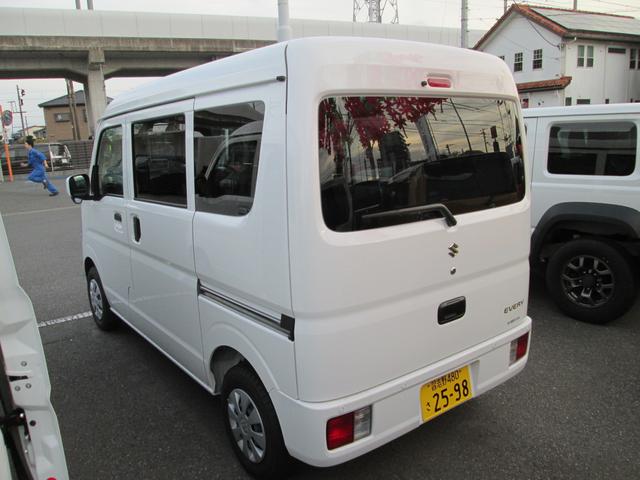エブリイ ＰＣ　６型　禁煙元試乗車　ＬＥＤヘッドランプ　ＬＥＤライト　衝突被害軽減ブレーキ　後部パーキングセンサー　運転席シートヒーター　フロントパワーウィンドー　キーレスエントリー　ＵＳＢ電源　フルホイールキャップ　オーディオレス　天井収納　禁煙車（20枚目）