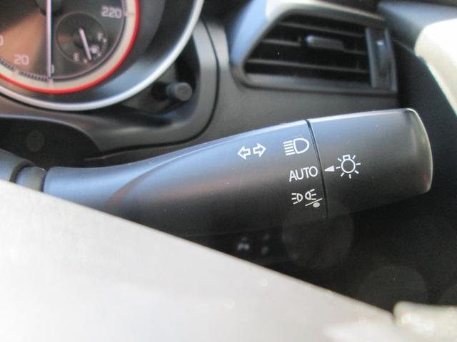 スイフト ＸＧ　２型　ワンオーナー禁煙車　衝突被害軽減ブレーキ　後部パーキングセンサー　プッシュスタートキー　オートエアコン　ＣＤプレイヤー　アダブティブクルーズコントロール　運転席助手席エアバック　シートヒーター（12枚目）