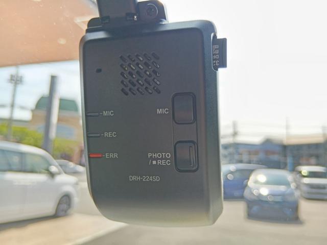 Ｎ－ＢＯＸカスタム スロープ　ワンオーナー　ナビ　フルセグＴＶ　バックカメラ　ＥＴＣ　スマートキー　ＬＥＤライト　ドラレコ　両側電動ドア　ホンダセンシング　ＬＥＤヘッドライト　Ｒカメラ　福祉車輌　シートヒータ　ＡＢＳ　ＶＳＡ（16枚目）