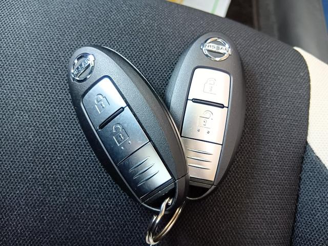 ノート ｅ－パワーＸ　横滑防止装置　記録簿付　Ｒカメラ　運転席助手席エアバック　地デジ　ＡＵＴＯエアコン　１オーナー　ＤＶＤ再生　運転席エアバッグ　キーレスエントリー　ＥＴＣ車載器　パワーウィンドウ　ＡＢＳ　パワステ（12枚目）