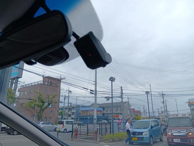 フリード Ｇ・ホンダセンシング　ワンオーナー　ナビ　ＴＶ　Ｒカメラ　両側電動スライド　ベンチシート　Ｆセグ　追突被害軽減ブレーキ　Ｗエアバッグ　パワーウィンドウ　１オ－ナ－　アクティブクルーズコントロール　スマートキ　整備点検記録簿（13枚目）