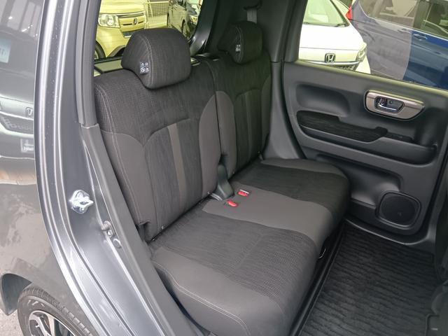 リアシート画像