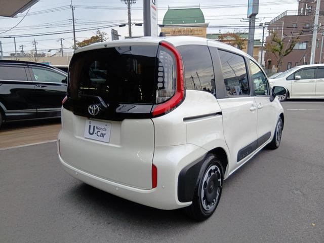 シエンタ Ｚ　１オナ　Ｗ電動ドア　クルーズＣ　ＬＥＤヘッドランプ　ＥＴＣ　Ｓキー　横滑り防止機能　パワーウィンドウ　記録簿　エアバック　ＡＢＳ　カーテンエアバック　オートエアコン　パワーステアリング　三列シート（4枚目）