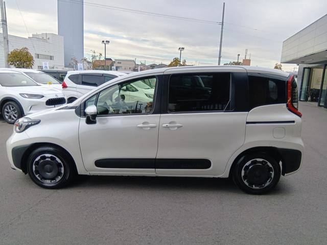 シエンタ Ｚ　１オナ　Ｗ電動ドア　クルーズＣ　ＬＥＤヘッドランプ　ＥＴＣ　Ｓキー　横滑り防止機能　パワーウィンドウ　記録簿　エアバック　ＡＢＳ　カーテンエアバック　オートエアコン　パワーステアリング　三列シート（6枚目）